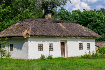Plakat Ancient traditional ukrainian rural house in Pyrohiv (Pirogovo) village near Kiev, Ukraine