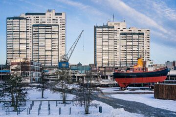 Winterliches Foto der Seestadt Bremerhaven im Schnee.