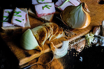 
Lard with bread and garlic and onions