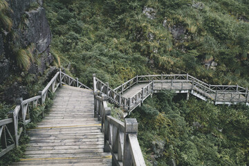 Obraz premium Stairs on top of Wugong Mountain in Jiangxi, China