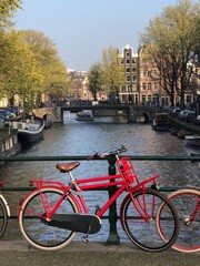 Fototapeta premium Amsterdam canals and bikes