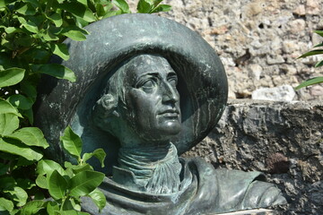 Popiersie, rzaźba, nad jeziorem Garda, upamietniaję pobyt w roku 1786 © drlmk