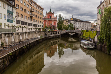 Fototapeta na wymiar Ljubljanica river in the center of Ljubljana, Slovenia