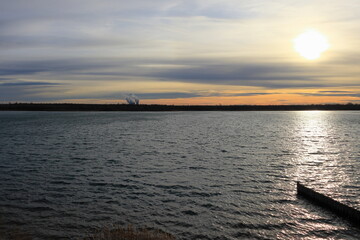 Sonnenuntergang am Markleeberger See, bei Leipzig, Sachsen, Deutschland