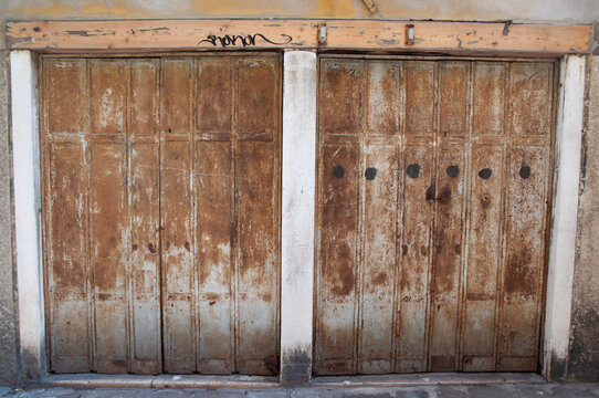 rusty garage