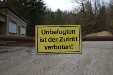 sprengsignale verbotsschild steinbruch