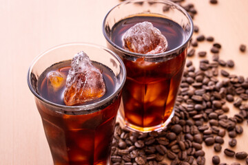 アイスコーヒーとコーヒー豆