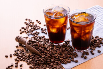 アイスコーヒーとコーヒー豆