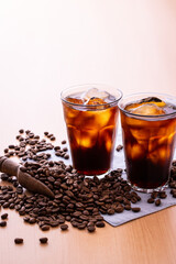 アイスコーヒーとコーヒー豆