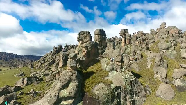 monta&ntilde;a, paisaje, roca, cielo, naturaleza, drene, gemas, roca, verano, viajando, &aacute;rbol, verde, cerro, Pasco, cerro, nube, azul, tomas del aire, bosque, nube, aparcar, pedregoso, al aire libre, Per&uacute;,