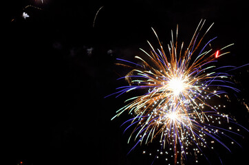 Obraz premium fireworks on night sky on new years eve in the arctic circle