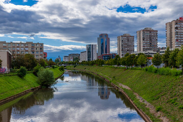 Fototapeta premium river in the city
