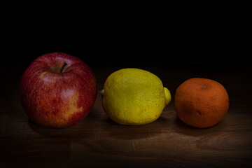 trittico di frutta autunnale