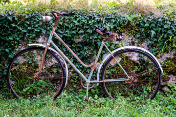 Fototapeta na wymiar Rusty bicycle
