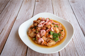 Krathon Tam(santol pound). Menu of Thailand. That is popular. And eat as much as possible.
