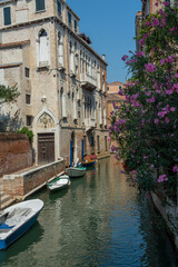 discovery of the city of Venice and its small canals and romantic alleys