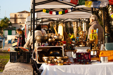 Tibetan bowls. Vintage stuff. Flea market. Golden dishes. Fair of old things. Garage sales....