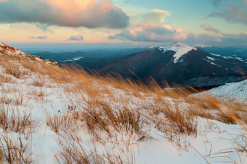 Zachód słońca na połoninach w Bieszczadach/
Sunset in the mountain pastures in the Bieszczady Mountains