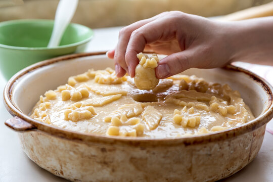 Big hot round balish. Tatar pie.