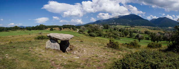dolmen de La Borda, también llamadosPasquerets, Eyne ,departamento francés de Pirineos Orientales,  Capcir, Francia © Tolo