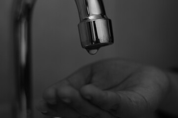 Gota a Gota el agua se agota