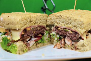 sandwich with beef,food of Colombia