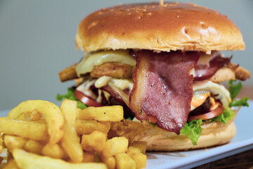 hamburger and fries,food of Colombia