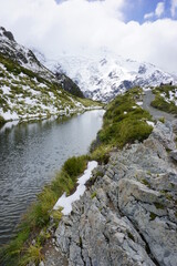 Fototapeta na wymiar New Zealand Mountain Lake