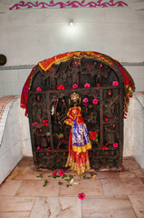 Fototapeta premium AMADUBI VILLAGE NEAR GHATSHILA OF JHARKHAND STATE OF INDIA. AMADUBI VILLAGE IS FAMOUS FOR IT'S SANTHALI TRIBAL CULTURE & PAITKAR PAINTING (A PAINTING FORM OF FAMOUS POT ART PAINTED BY NATURAL COLOUR).