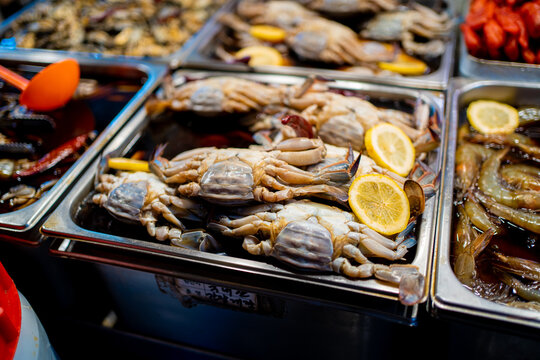 Pickled crabs in Gwangjang Market - Stock Photo