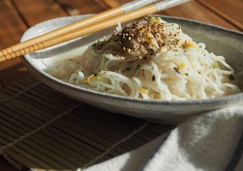 아시아 음식 볶음쌀국수
