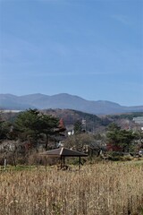 福島県岳温泉の鏡ヶ池から望む安達太良連峰