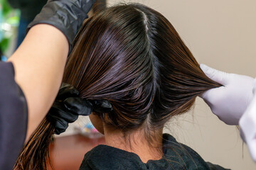 Naklejka premium 髪の毛 カラーリング