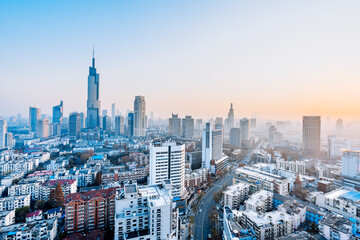 Obraz premium Dusk scenery of Zifeng Building and city skyline in Nanjing, Jiangsu, China 