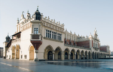 Fototapeta na wymiar Old Sukiennice on the Krakow main square