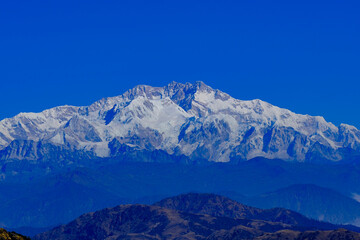 Aussicht auf Kanchenjunga, Kangchenjunga, schlafender Buddha, Kumbhakarna, Goecha, Pandim, Everest, Lhotse und Makalu beim Trekking von Sandakfu nach Phalut