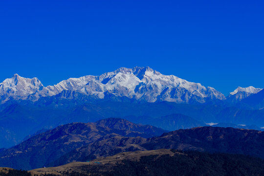 Kanchenjunga,Kangchenjunga, Sleeping Buddha,Kumbhakarna, Goecha, Pandim,everest,lhotse,makalu views while trekking from Sandakfu to Phalut