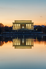 Night view of the Lincoln Memorial in Washington D.C.