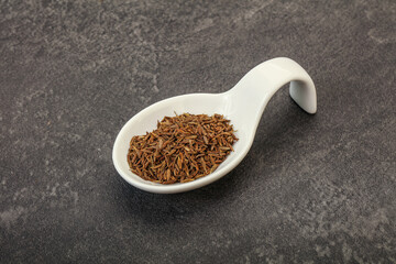 Dry zeera seeds in the bowl