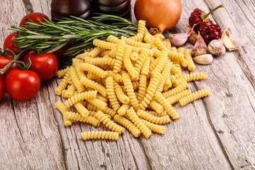 Raw Italian wheat pasta - Fusilli