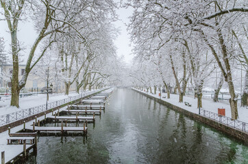 Naklejka premium Annecy sous la neige, haute Savoie, France