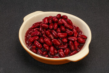 Red baked kidney in the bowl