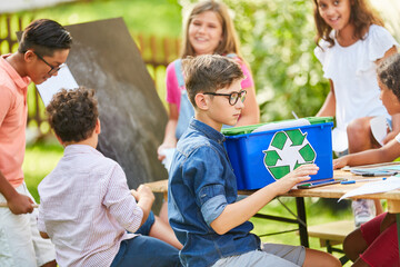 Kinder lernen über Nachhaltigkeit und Umweltschutz im