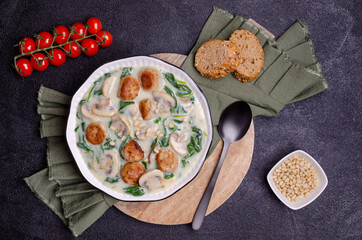 Vegetables with meatballs