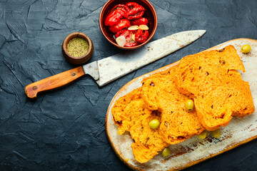 Appetizing bread with sun dried tomatoes and olives