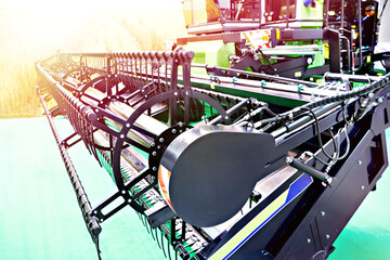 Self-propelled mower conditioner with grain swath header