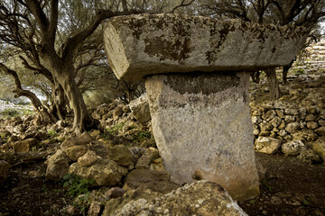 Taula de Torrellafuda. Ciutadella. Menorca. Islas Baleares.España. © Tolo