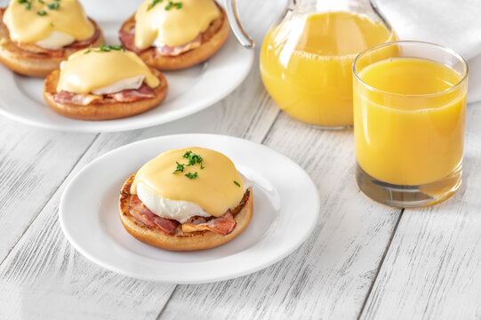 Eggs Benedict with bacon