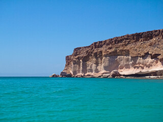 Uninhabited clear water beach (La Paz, Baja California Sur, Mexico)