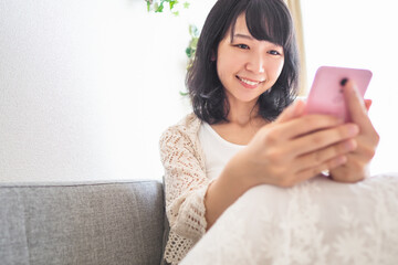 オンライン婚活の女性のイメージ